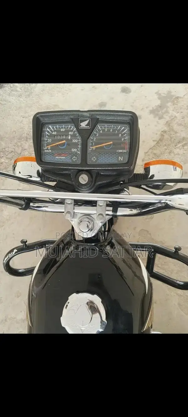 Honda 125cc Motorcycle - Single Cylinder Urban Commuter