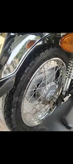 Honda 125cc Motorcycle - Single Cylinder Urban Commuter