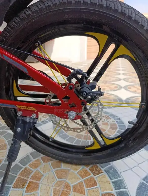 BMX Bicycle with Unique Design and Performance Features