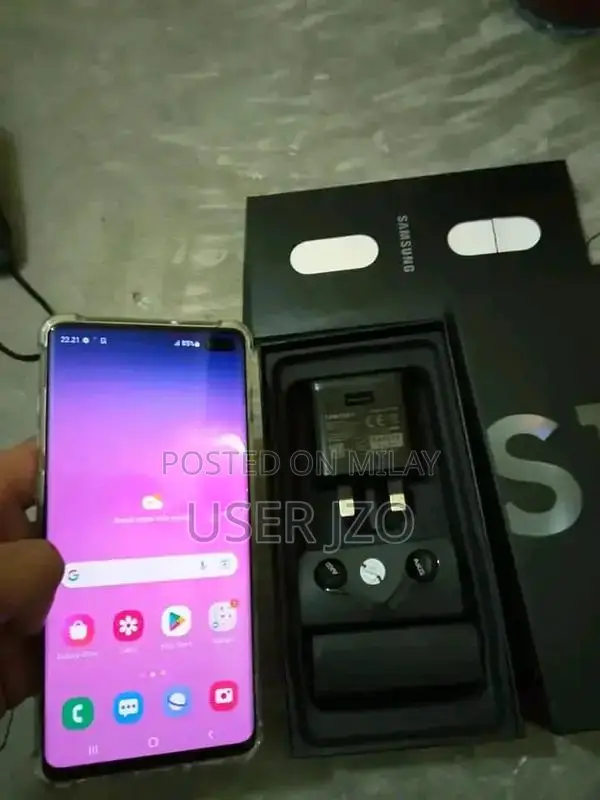 Samsung Galaxy S10 Plus Smartphone Premium Flagship Device