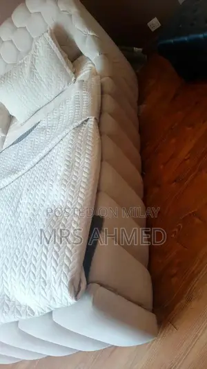 Cream Bubble Bed with Soft Fabric Upholstery