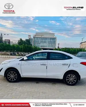 Toyota Yaris Ativ X 1.5 CVT Sedan