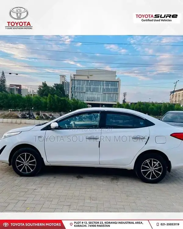 Toyota Yaris Ativ X 1.5 CVT Sedan