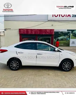 Toyota Yaris Ativ X 1.5 CVT Sedan