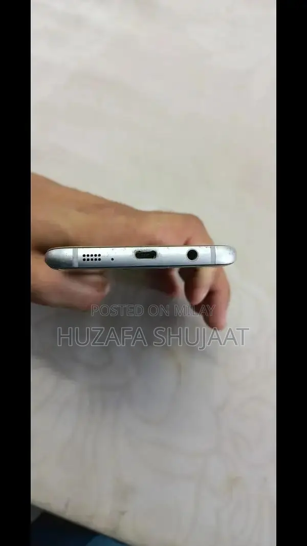 Smartphone S7 Edge with Minimal Wear, 32GB Storage