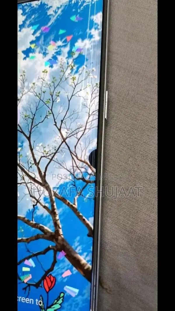 Smartphone S7 Edge with Minimal Wear, 32GB Storage