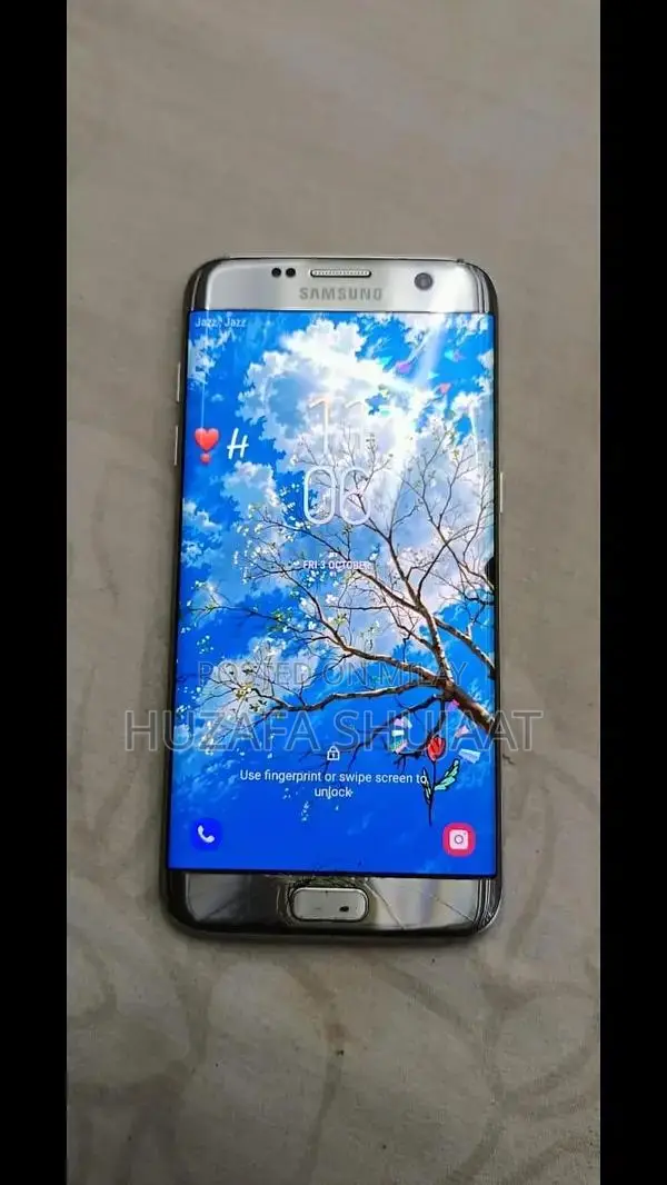 Smartphone S7 Edge with Minimal Wear, 32GB Storage