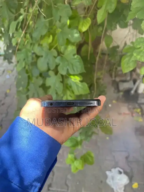 Infinix Hot 40i Smartphone - 8GB RAM, 128GB Storage, 50MP Camera