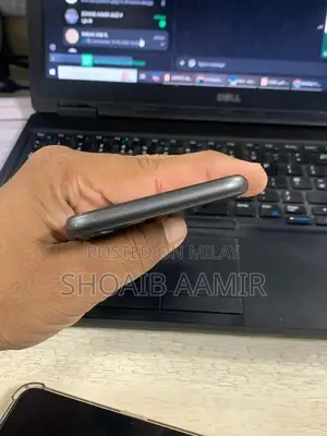 iPhone 11 128GB Used Smartphone with Original Display