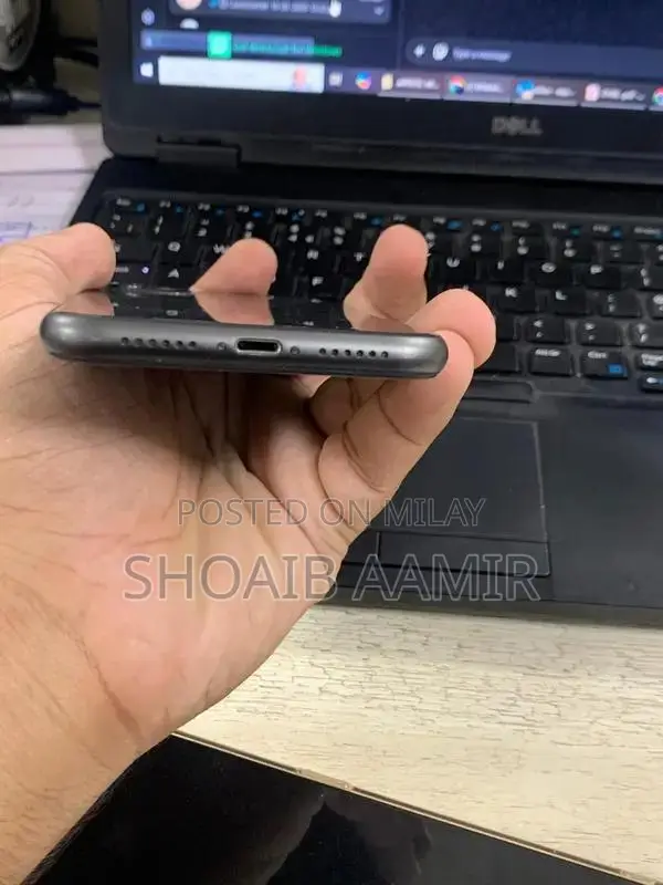 iPhone 11 128GB Used Smartphone with Original Display