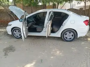 Honda City Sedan 2017 Model - Well Maintained Vehicle