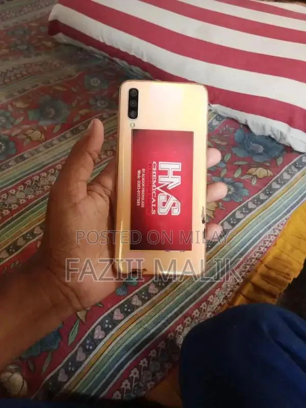 Samsung Galaxy A70 Smartphone - 6GB RAM, 128GB Storage