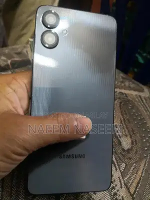 Budget Smartphone with Compact Design and Long Battery Life