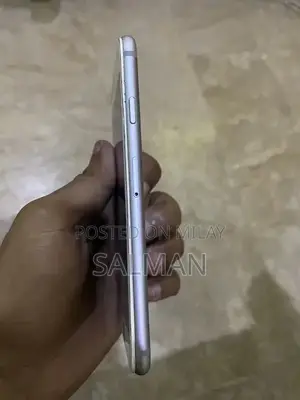 Pre-Owned iPhone 6 with Battery Replacement and Functional Display