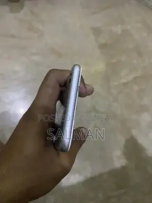 Pre-Owned iPhone 6 with Battery Replacement and Functional Display