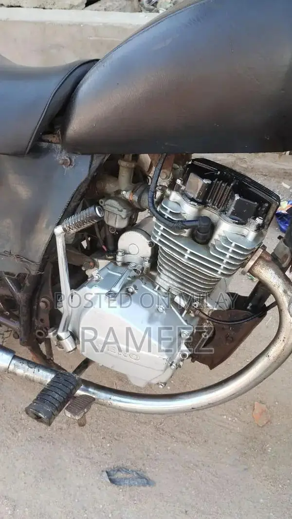 Hero 125 Chopper Motorcycle - Classic Style Ride