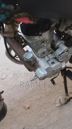 Hero 125 Chopper Motorcycle - Classic Style Ride