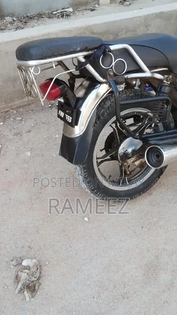 Hero 125 Chopper Motorcycle - Classic Style Ride