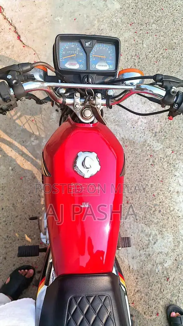 Honda 125 Motorcycle - Self Start Commuter Bike