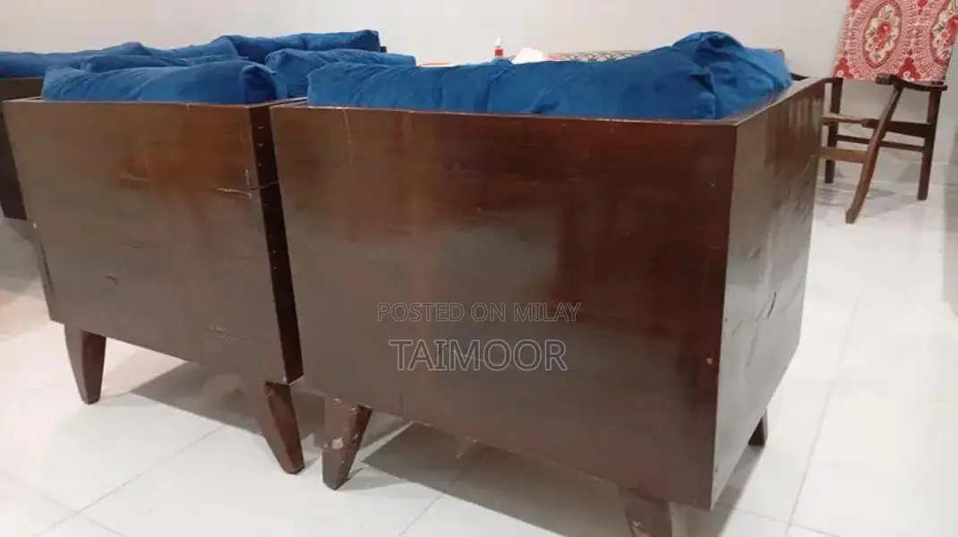 Comfortable 5 Seater Blue Design Sofa Set