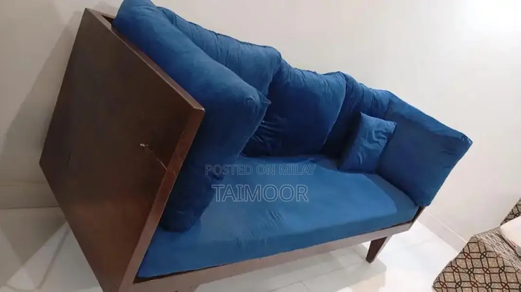Comfortable 5 Seater Blue Design Sofa Set