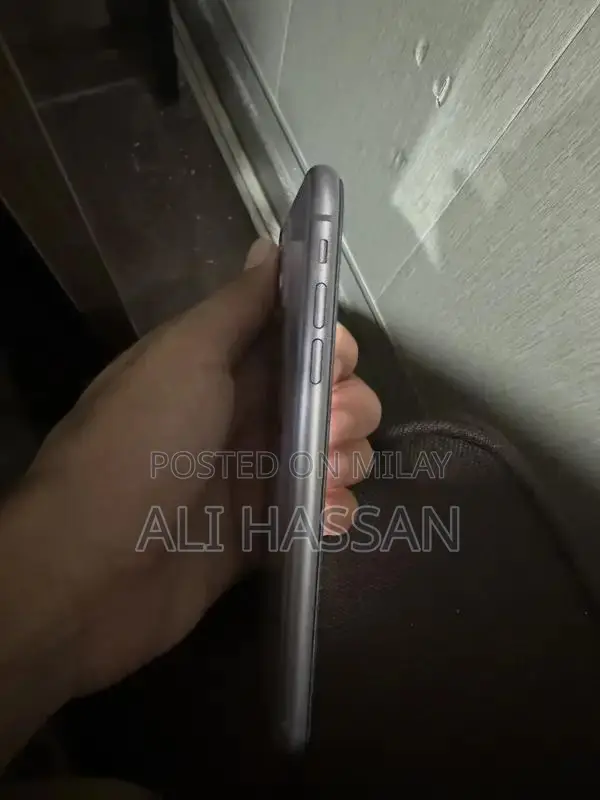 Apple iPhone 11 Smartphone Deep Purple Edition