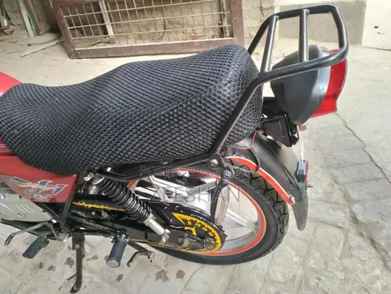 Suzuki GS150 Motorcycle - Clean and Ready to Ride