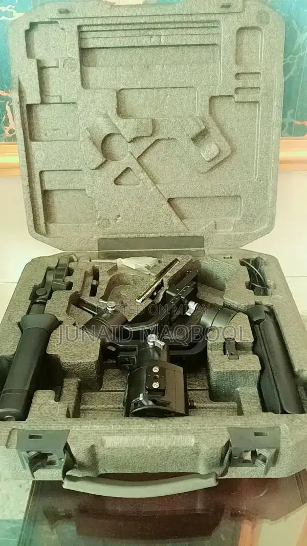 DJI Ronin SC Compact Mirrorless Camera Gimbal Stabilizer