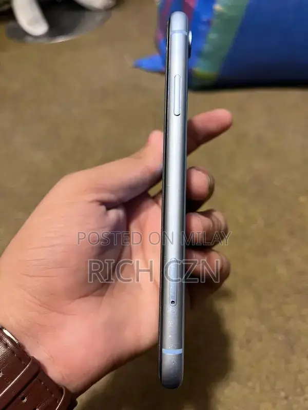 iPhone XR 64GB Blue Smartphone - Excellent Condition