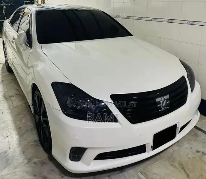 Toyota Crown 2010 Platinum Full-Option Luxury Sedan
