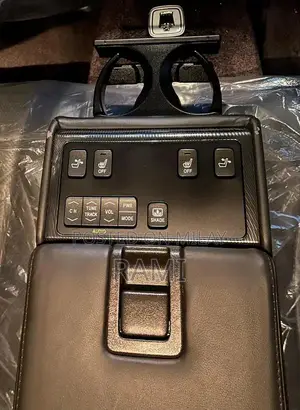 Toyota Crown 2010 Platinum Full-Option Luxury Sedan