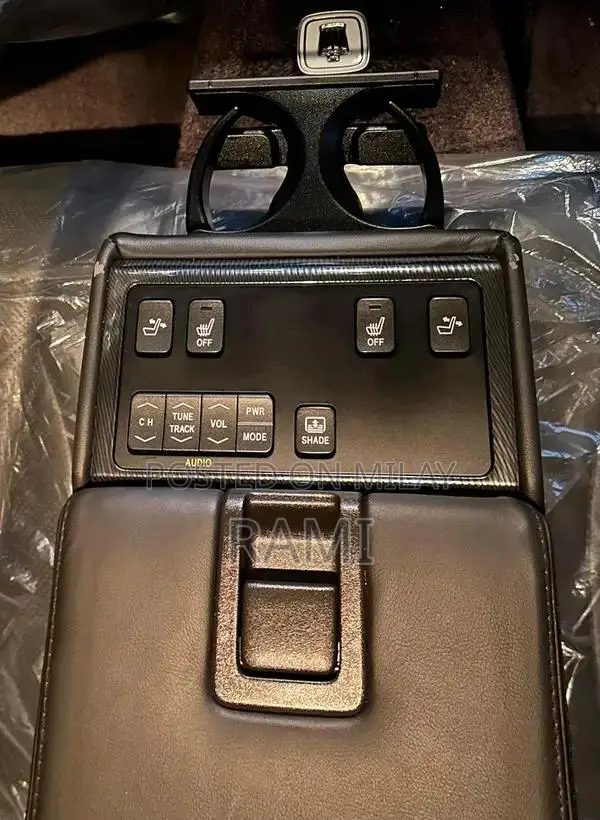 Toyota Crown 2010 Platinum Full-Option Luxury Sedan