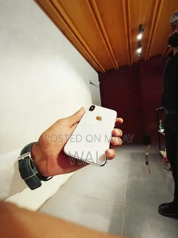 iPhone X 64GB Smartphone with Battery Replacement