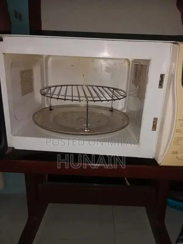 Kentax Microwave Oven - Excellent Condition Kitchen Appliance