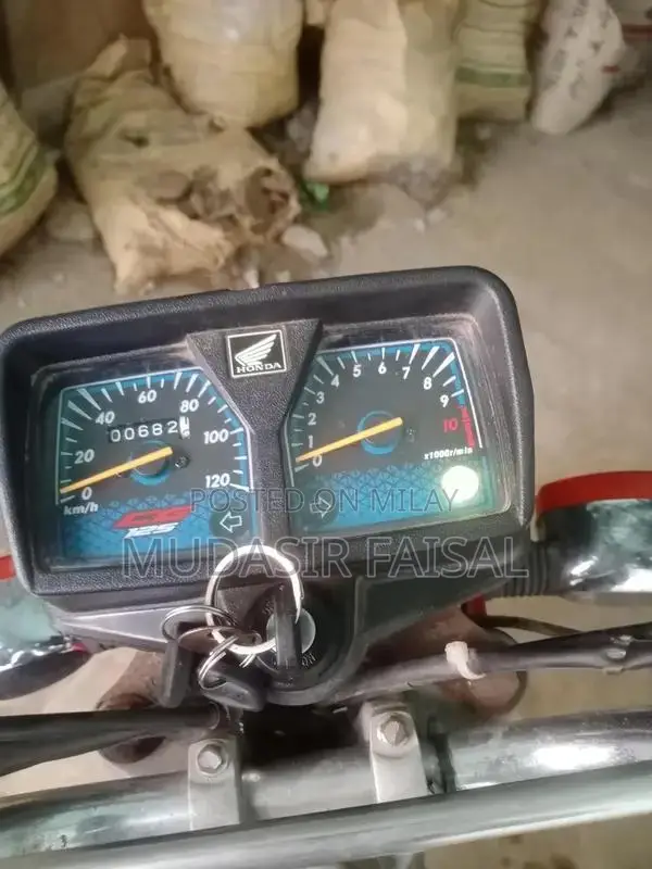 United 125cc Motorcycle in Excellent Condition