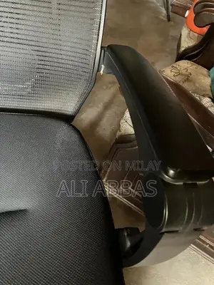 Ergonomic Executive Office Chair in Near-Perfect Condition