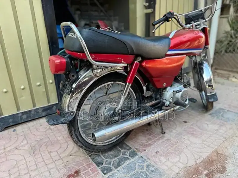 Honda CD 70 Motorcycle - Classic Commuter Bike