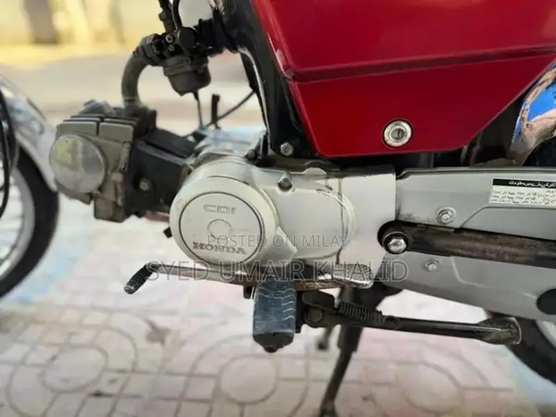 Honda CD 70 Motorcycle - Classic Commuter Bike