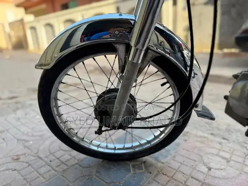 Honda CD 70 Motorcycle - Classic Commuter Bike