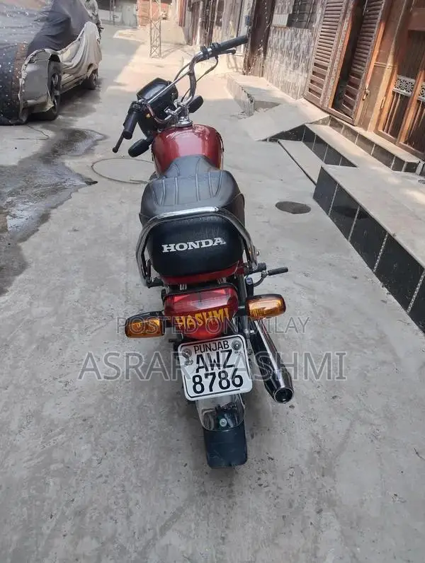Honda CD 70 Motorcycle - New Condition