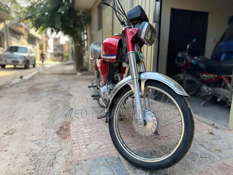 Honda CD 70 Motorcycle - Classic Commuter Bike