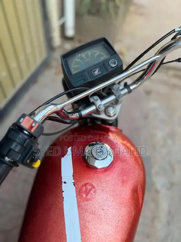 Honda CD 70 Motorcycle - Classic Commuter Bike