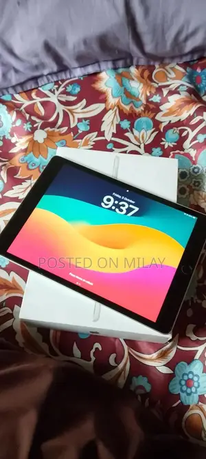 Apple iPad 9th Generation Tablet - Excellent Condition