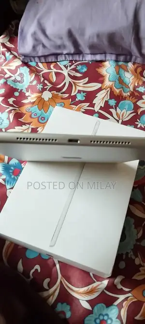 Apple iPad 9th Generation Tablet - Excellent Condition