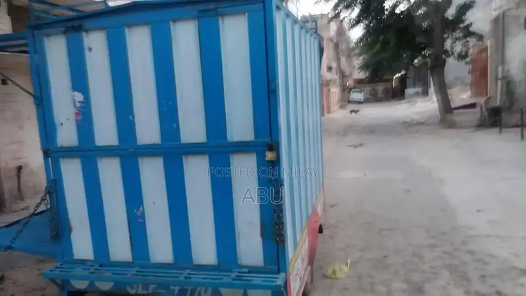 Loader Rickshaw Tricycle with United 100cc Engine