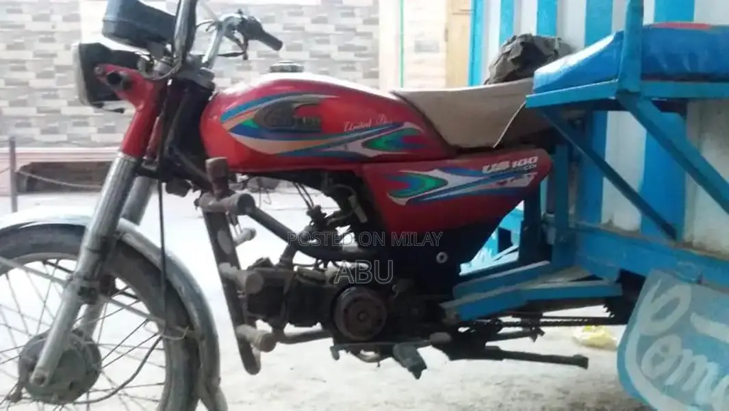 Loader Rickshaw Tricycle with United 100cc Engine