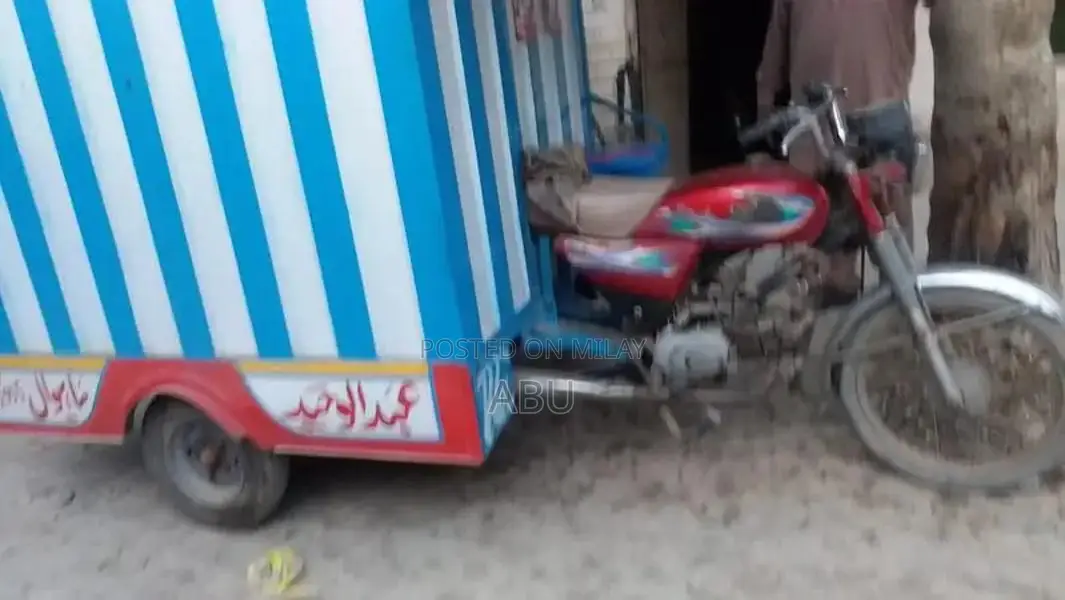 Loader Rickshaw Tricycle with United 100cc Engine