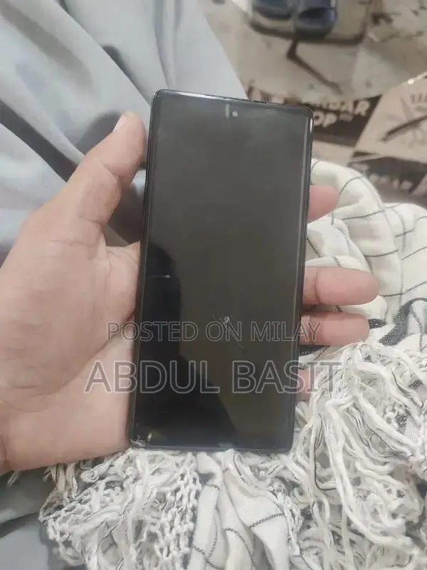 Google Pixel Mid-Range Smartphone with Clean Android Experience