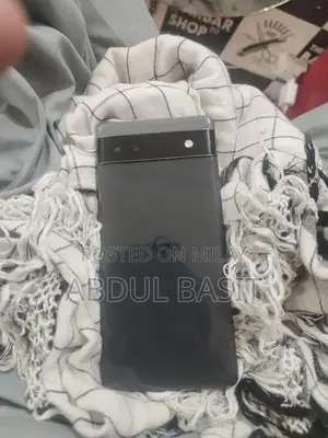 Google Pixel Mid-Range Smartphone with Clean Android Experience