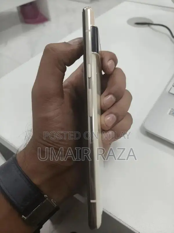 High-End Google Pixel Smartphone with Dual SIM